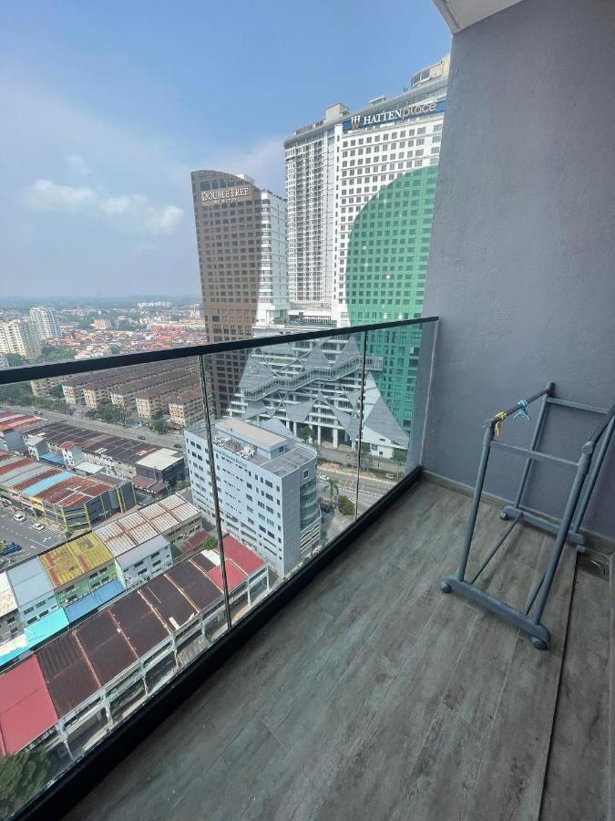 Melaka Imperio Residence With Wifi And Poolseaview Exterior photo